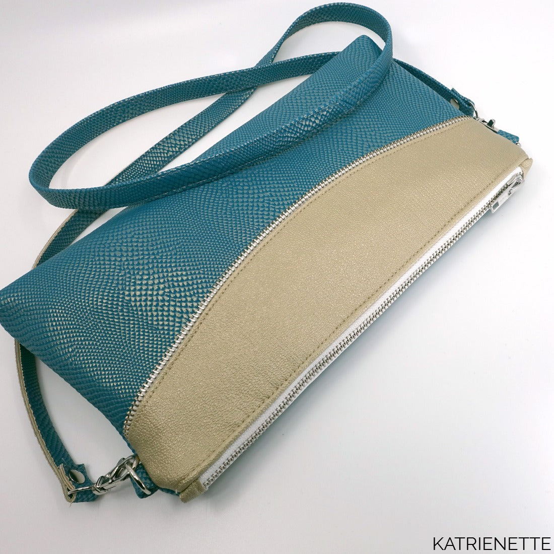 Loule Bag PDF sewing pattern sewn, crossbody bag with metal zipper piping.