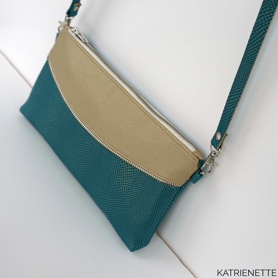 Loule Bag PDF sewing pattern sewn, crossbody bag with metal zipper piping.